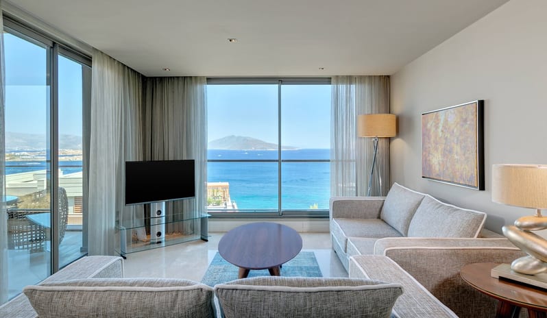 CARESSE HOTEL - CARESSE RESIDENCE LIVING ROOM